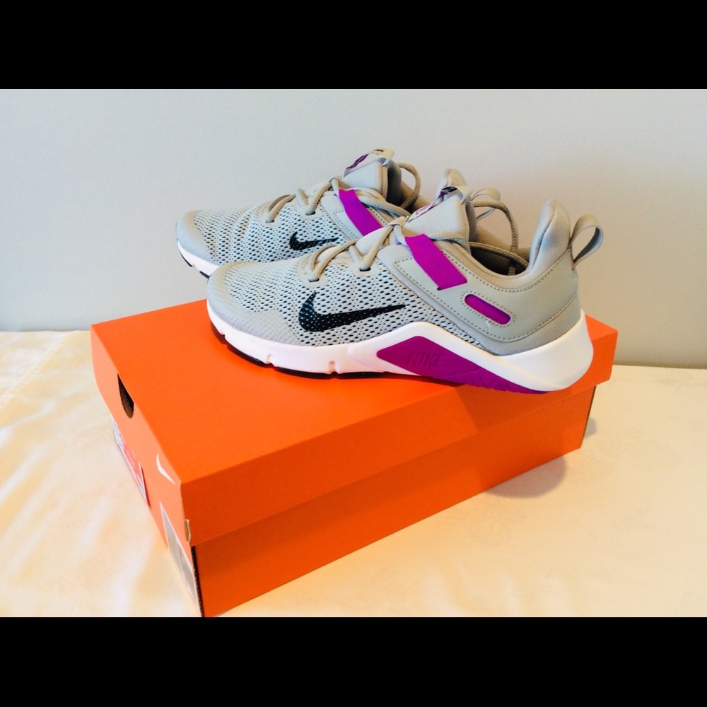 Nike Legend Essential Women’s Training Shoe (NIB) - Picture 5 of 10